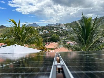 découvrez les avantages du photovoltaïque en martinique : une énergie renouvelable propre, des économies sur vos factures d'électricité et un soutien à la transition écologique de l'île. informez-vous sur les installations, les aides financières et les innovations technologiques.
