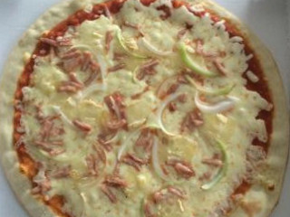 découvrez notre pizzeria à uriage, où la passion de la gastronomie italienne se rencontre avec des ingrédients frais et de qualité. savourez des pizzas artisanales, préparées sur place, dans un cadre chaleureux et convivial. commandez en ligne ou venez déguster directement sur place!