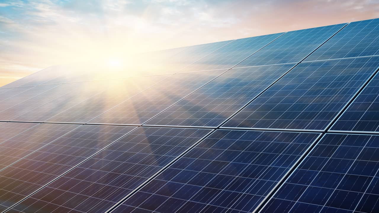 découvrez tout sur le photovoltaïque (pv) solaire : comment cela fonctionne, ses avantages, les dernières technologies et les conseils pour installer des panneaux solaires chez vous. transformez la lumière du soleil en énergie durable et réduisez votre empreinte carbone dès aujourd'hui!