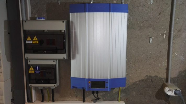 découvrez nos services de réparation d'onduleurs pour garantir le bon fonctionnement de vos installations électriques. profitez d'un diagnostic rapide et d'une intervention de qualité par des experts pour assurer la sécurité et la performance de vos équipements.