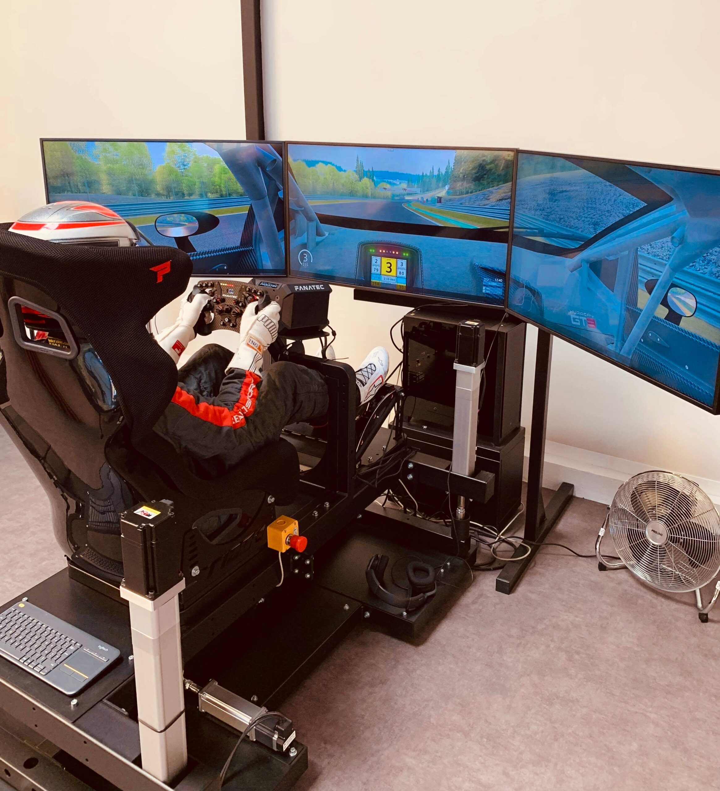 testez vos compétences de conduite et découvrez les meilleures offres de simulateurs auto. que vous soyez débutant ou pilote aguerri, notre simulateur vous offre une expérience immersive pour perfectionner votre maîtrise du volant tout en vous amusant.