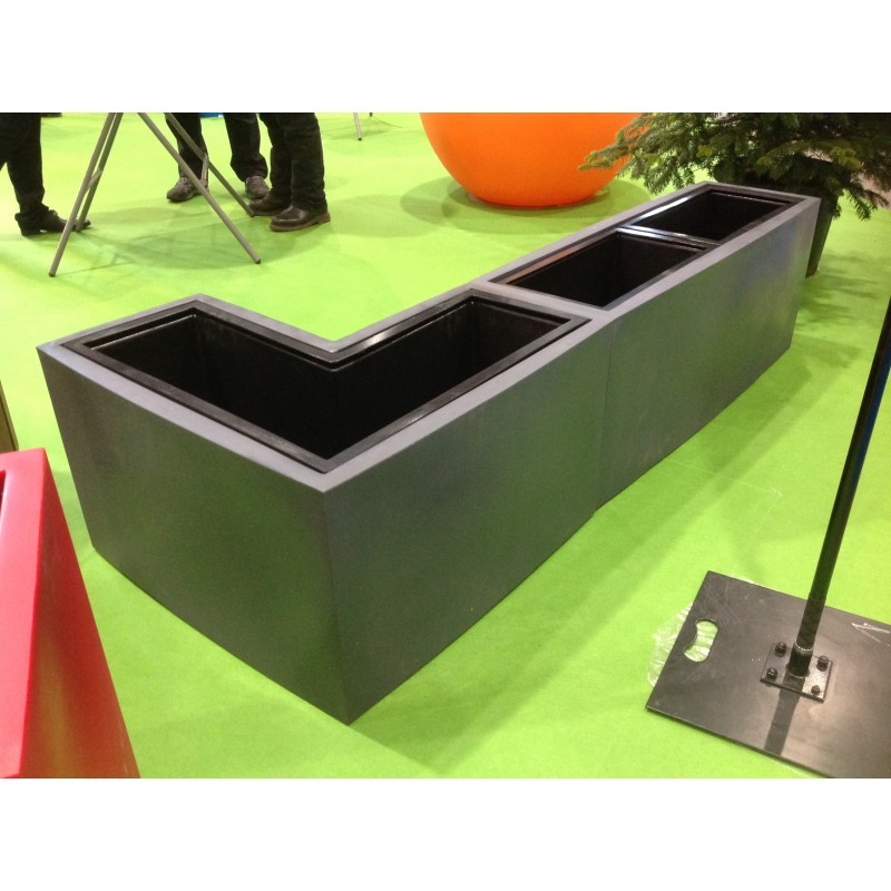 découvrez l'élégance et le confort de notre terrasse angle, idéale pour profiter de moments en plein air. aménagez votre espace extérieur avec style et fonctionnalité, tout en savourant des instants de détente au soleil.