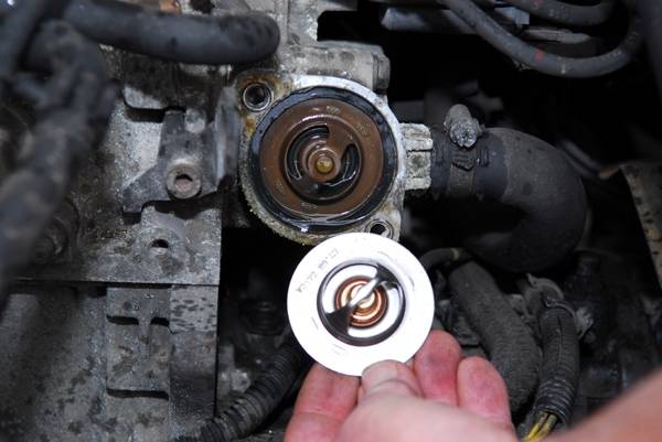 découvrez notre guide complet sur les thermostats de voiture, incluant les types, les fonctions essentielles, et des conseils d'entretien pour assurer un bon fonctionnement de votre véhicule. optimisez la performance de votre moteur et évitez les pannes grâce à nos recommandations d'experts.