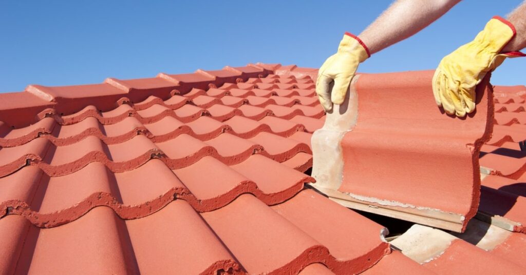 découvrez les avantages des tuiles en béton pour votre toiture. résistantes, durables et esthétiques, elles offrent une protection efficace contre les intempéries tout en apportant une touche moderne à votre maison.