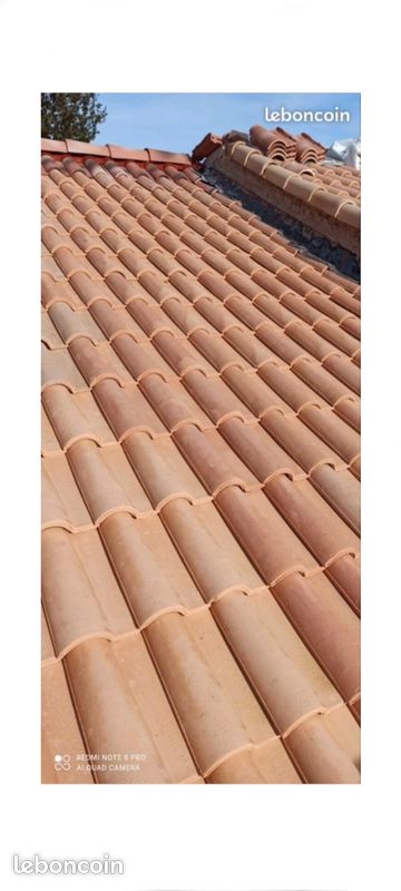 découvrez les caractéristiques uniques de la tuile romane, un élément essentiel de l'architecture traditionnelle française. idéale pour allier esthétique et performance, la tuile romane offre une toiture solide et élégante, parfaitement adaptée aux régions méditerranéennes. explorez son charme intemporel et ses avantages pour votre maison.