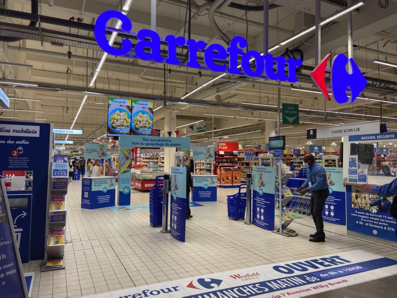 découvrez carrefour, votre destination de choix pour des courses variées et de qualité. profitez d'une large gamme de produits alimentaires, de promotions exclusives et d'un service client exceptionnel. faites de vos achats une expérience agréable avec carrefour.