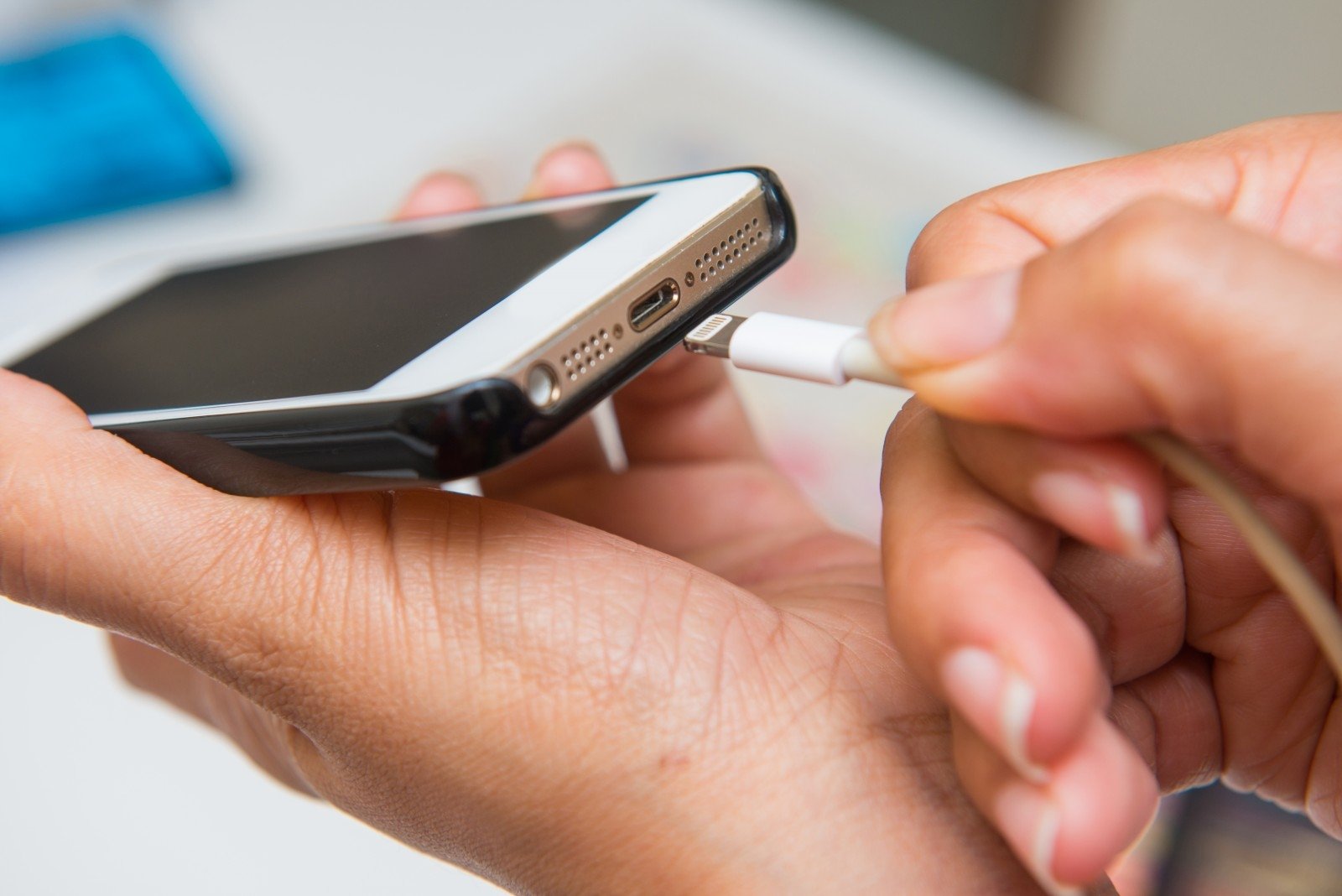 découvrez comment identifier et résoudre les problèmes liés à un chargeur défectueux. apprenez les signes d'un chargeur en panne et les solutions possibles pour prolonger la durée de vie de vos appareils.