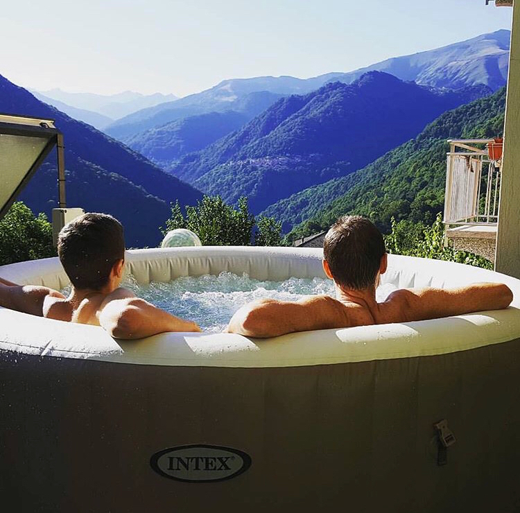 découvrez les meilleures solutions de chauffage pour votre jacuzzi afin d'assurer une température agréable tout au long de l'année. profitez de baignades relaxantes et confortables, même lorsqu'il fait froid dehors.