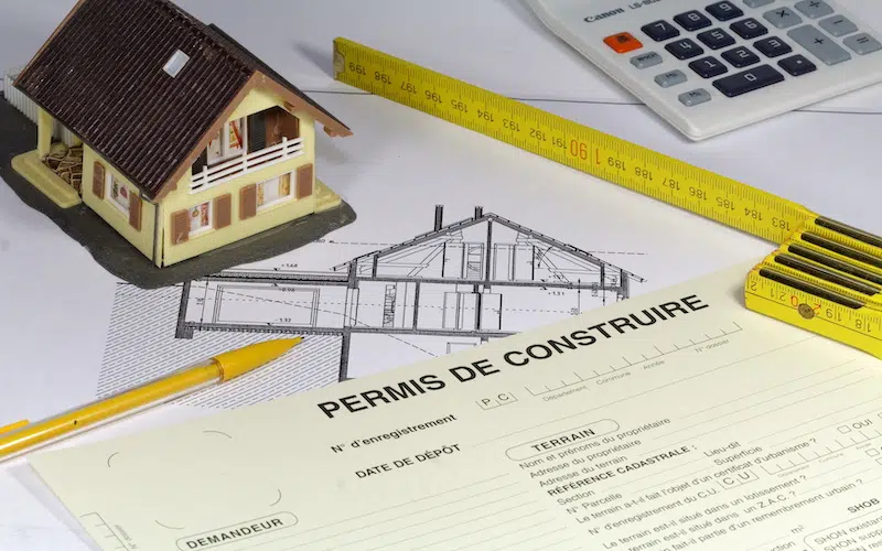 découvrez l'article l111-4 du code de l'urbanisme, qui régit l'aménagement du territoire en france. comprenez ses enjeux, ses objectifs et son impact sur la planification urbaine et les projets de construction.