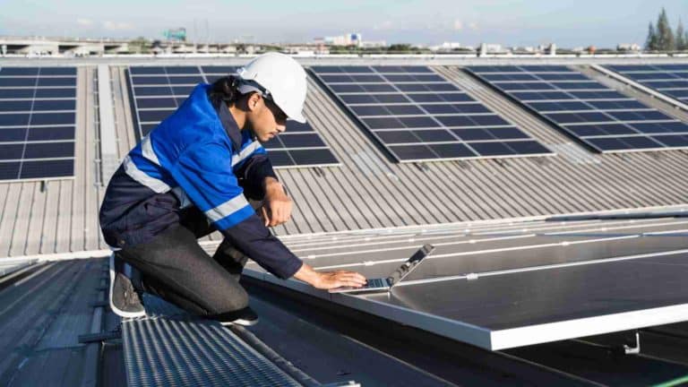 découvrez notre service de contrôle photovoltaïque, essentiel pour optimiser la performance de vos installations solaires. assurez la rentabilité de votre investissement en détectant rapidement les anomalies et en garantissant un fonctionnement optimal de votre système. faites confiance à nos experts pour une inspection détaillée et des conseils personnalisés.