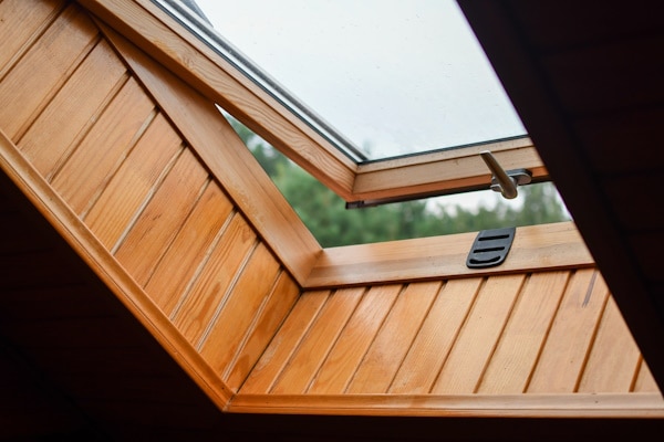 découvrez tout sur le crédit d'impôt velux en 2021 : conditions d'éligibilité, démarches à suivre et avantages fiscaux pour réaliser des travaux de velux chez vous. profitez de cette aide pour améliorer votre confort intérieur tout en réduisant votre facture d'impôt.