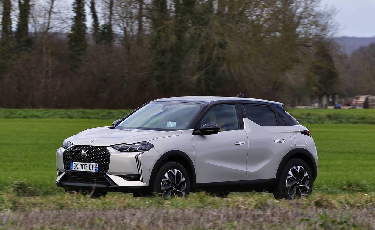 découvrez la dernière ds3, une fusion parfaite de style, de performance et de technologie. plongez dans l'univers de cette voiture au design audacieux et aux équipements haut de gamme, conçue pour satisfaire les amateurs de conduite et les esthètes.