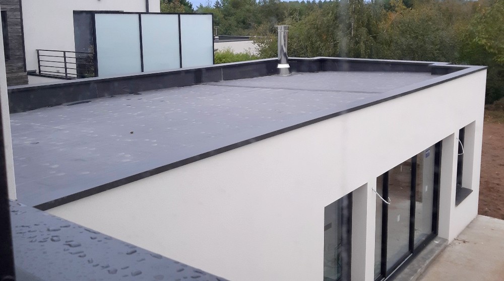 découvrez nos solutions d'étanchéité pour toitures, garantissant protection et durabilité. protégez votre bâtiment des intempéries grâce à des matériaux de haute qualité et un savoir-faire expert. obtenez des conseils personnalisés et une installation professionnelle.