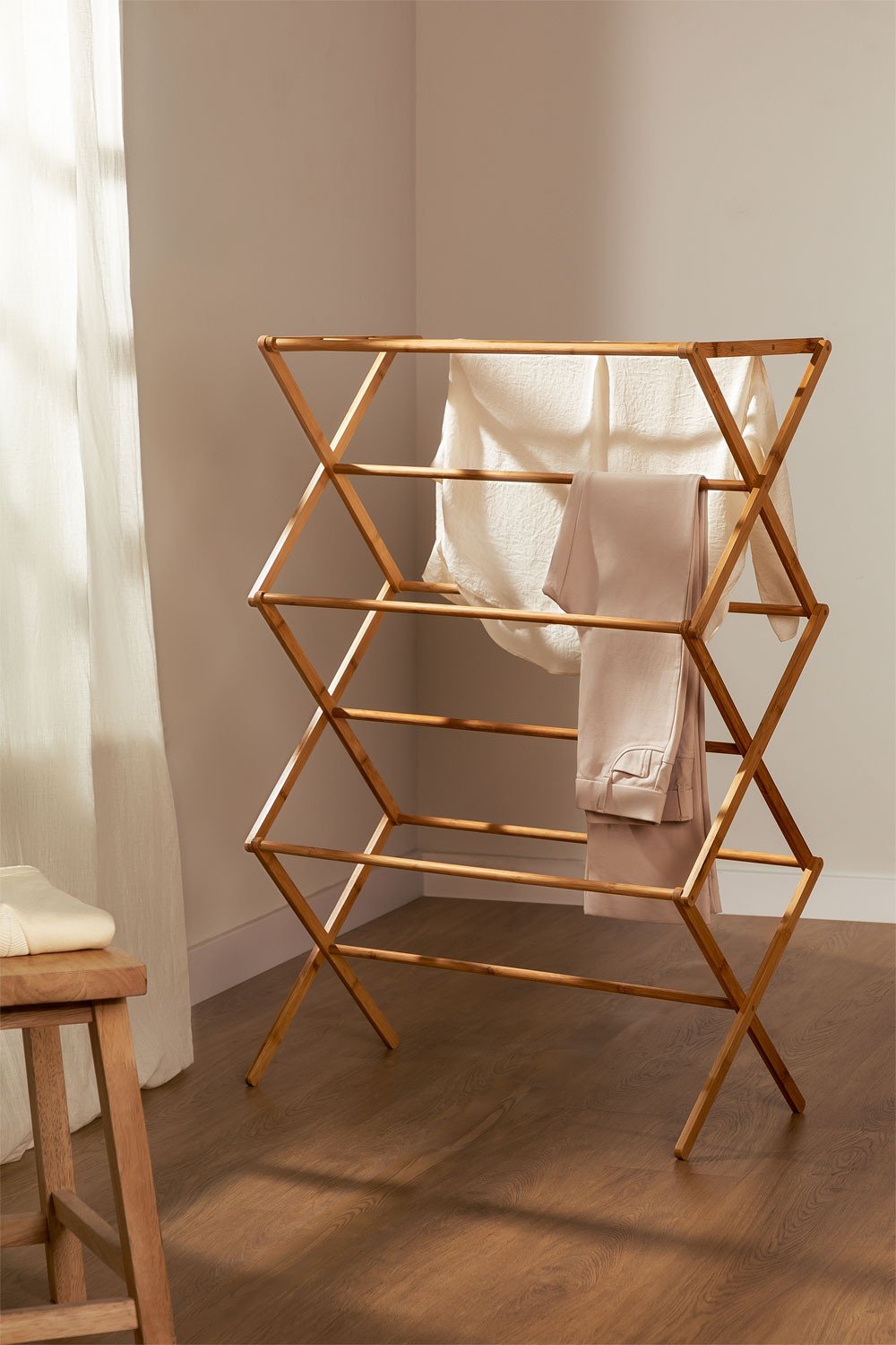 découvrez notre sélection d'étendoirs pratiques et innovants, idéals pour sécher votre linge tout en optimisant votre espace. faciles à utiliser et conçus pour tous les types de vêtements, nos étendoirs allient efficacité et design. améliorez votre routine de séchage avec nos solutions durables et fonctionnelles.