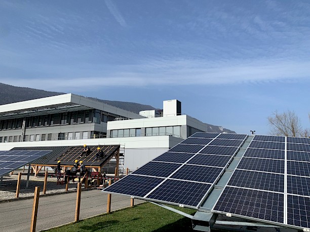 découvrez notre formation photovoltaïque complète pour maîtriser l'énergie solaire. apprenez les techniques d'installation, de maintenance et d'optimisation des panneaux solaires afin de devenir un expert dans le secteur des énergies renouvelables.
