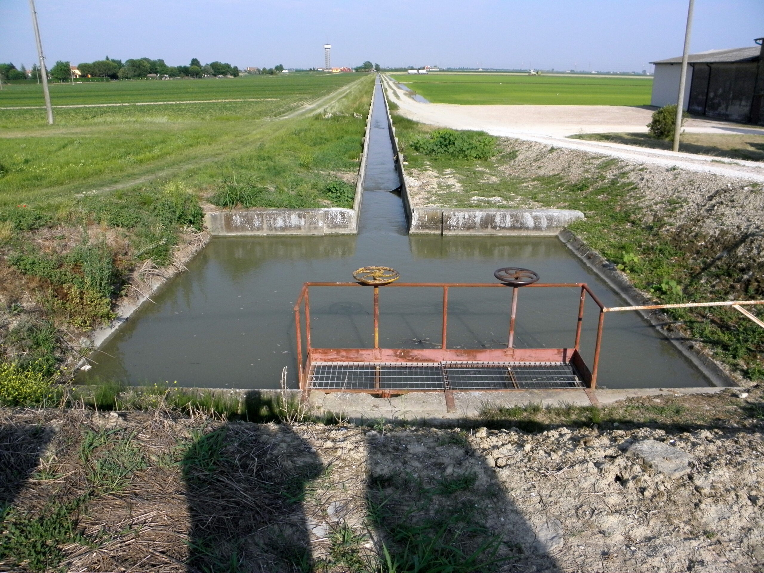 découvrez l'importance de l'irrigation pour l'agriculture moderne, les différentes techniques disponibles et comment elles contribuent à l'efficacité des cultures et à la durabilité environnementale.