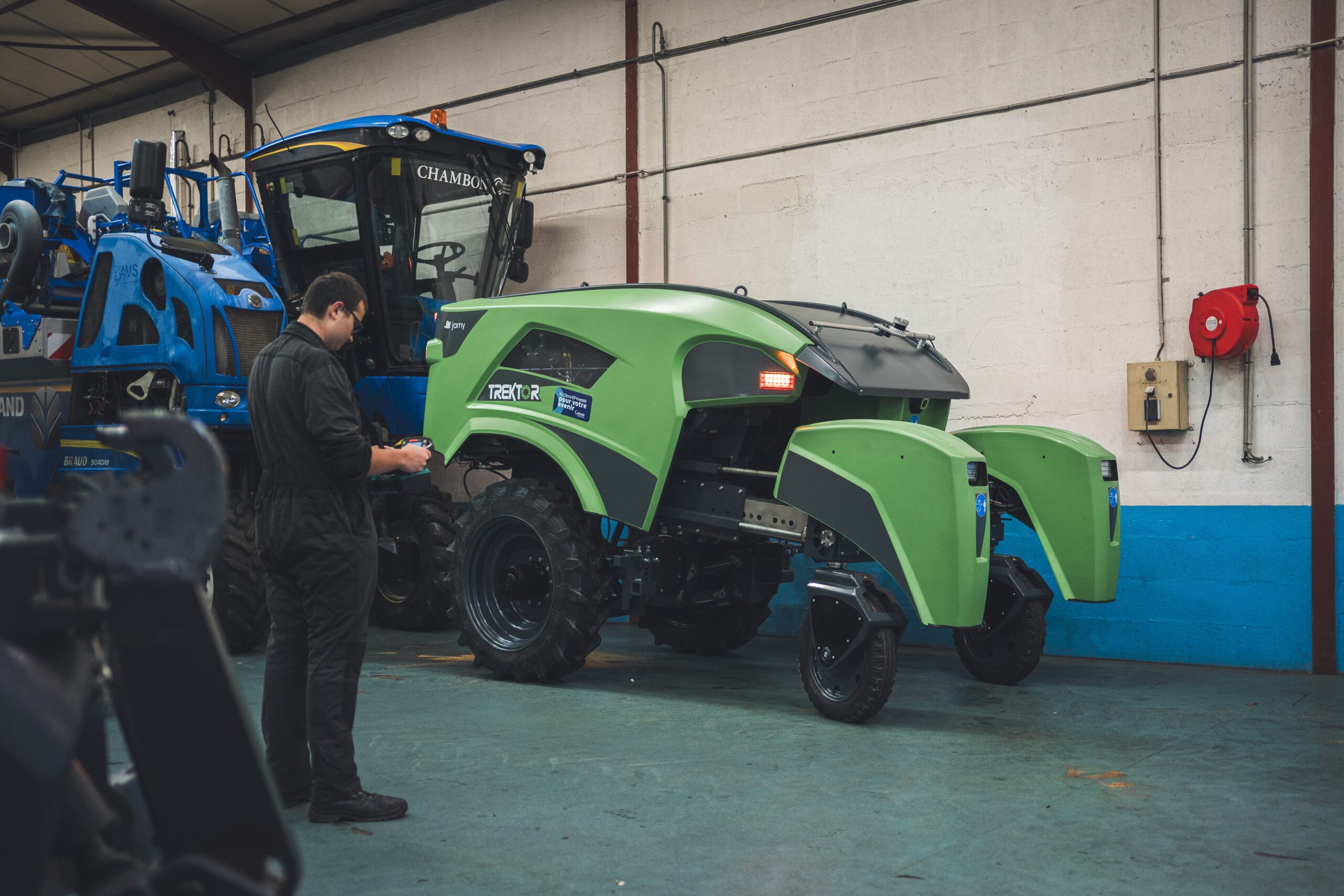 découvrez notre vaste gamme de matériel professionnel dans le tarn. que vous soyez artisan, entrepreneur ou particulier, trouvez tout le nécessaire pour équiper votre atelier ou réaliser vos projets avec qualité et efficacité.