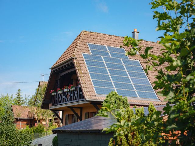découvrez les avantages des panneaux photovoltaïques en alsace : une solution écologique et économique pour produire votre propre énergie solaire. profitez d'un ensoleillement optimal et réduisez votre empreinte carbone tout en réalisant des économies sur vos factures d'électricité.