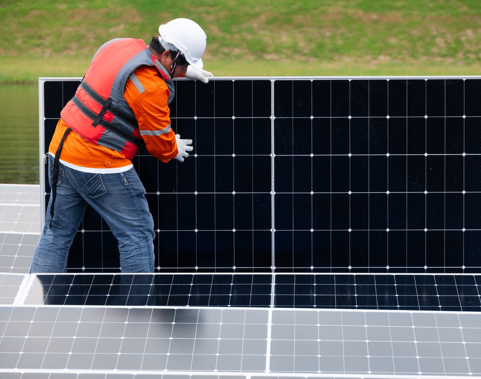 découvrez les avantages des panneaux solaires pour votre maison ou votre entreprise. économisez sur vos factures d'énergie tout en contribuant à la protection de l'environnement grâce à une source d'énergie renouvelable et durable. informez-vous sur les différentes options disponibles et faites le choix éclairé pour un avenir énergétique plus vert.