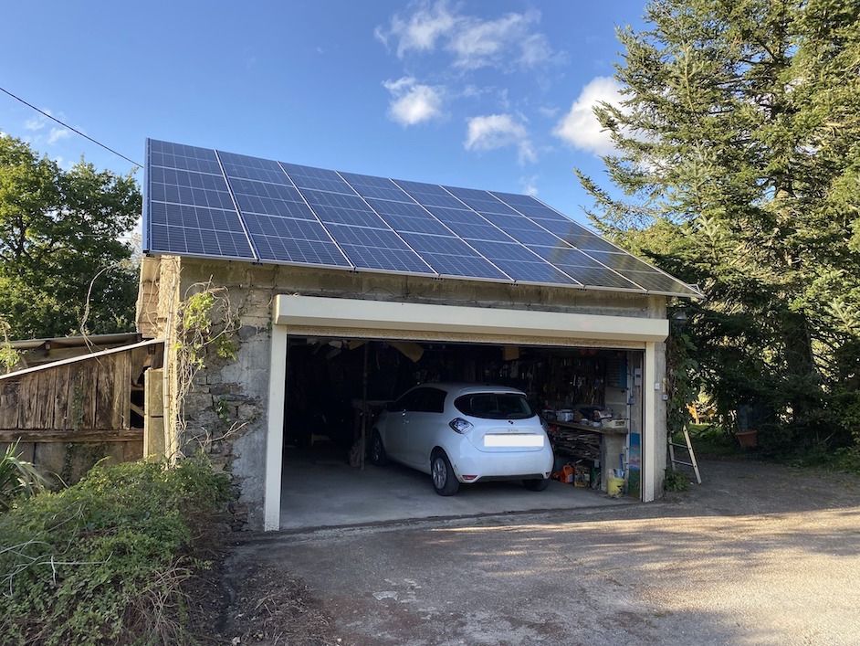 découvrez les avantages des panneaux solaires pour votre toiture. optez pour une solution écologique et économique qui réduit vos factures d'énergie tout en valorisant votre habitation. informez-vous sur les types de panneaux, leur installation et les aides disponibles pour un projet solaire réussi.