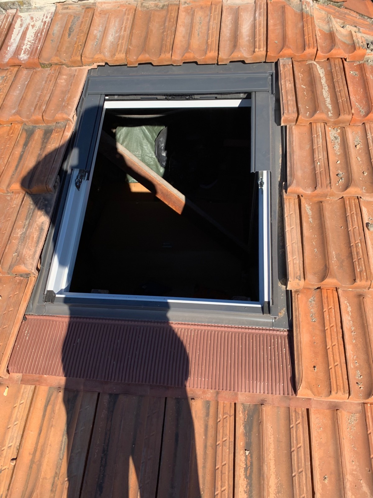 découvrez nos conseils et techniques pour la pose de tuiles, que ce soit pour un nouveau toit ou une rénovation. apprenez à choisir les bonnes tuiles, à préparer votre support et à assurer une installation durable et esthétique.