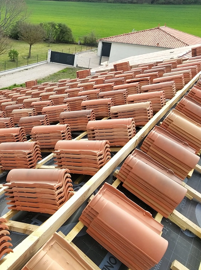 découvrez nos services professionnels de pose de tuiles pour embellir et protéger votre toiture. bénéficiez d'un savoir-faire expert et d'une qualité irréprochable pour un résultat durable et esthétique.