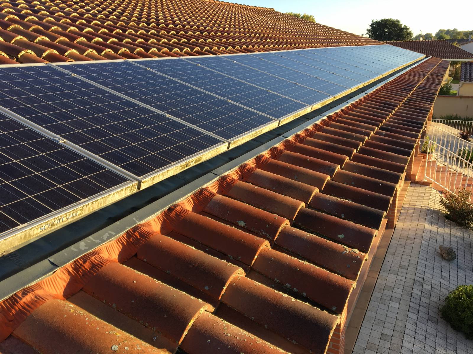 découvrez notre solution de production de panneaux solaires de 3 kwc, idéale pour réduire vos factures d'énergie tout en contribuant à la protection de l'environnement. profitez d'une énergie renouvelable, durable et économique pour votre logement.