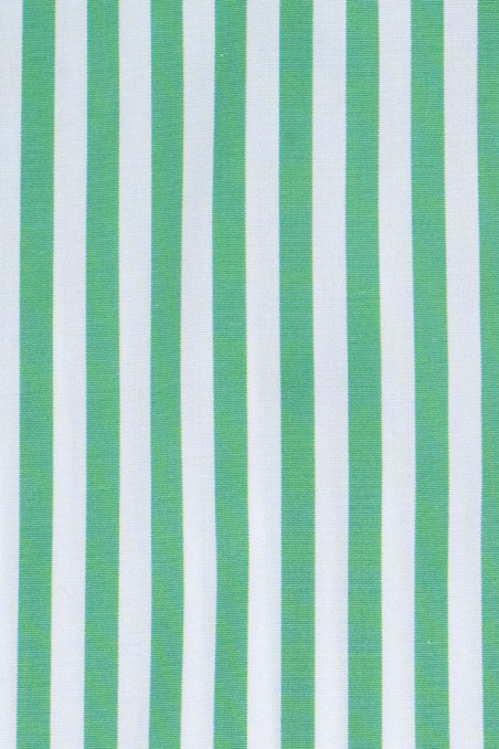 découvrez l'univers fascinant des rayures, un motif intemporel qui apporte style et dynamisme à vos tenues et décors. explorez les différentes façons d'intégrer les rayures dans votre vie quotidienne, que ce soit à travers la mode, la décoration d'intérieur ou des accessoires uniques.