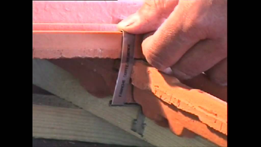 découvrez la tuile redland 18, une solution esthétique et durable pour vos toitures. conçue pour résister aux intempéries, cette tuile allie performance, style et longévité. idéale pour sublimer vos projets de construction ou de rénovation, elle offre une diversité de coloris pour s’adapter à tous les styles architecturaux.