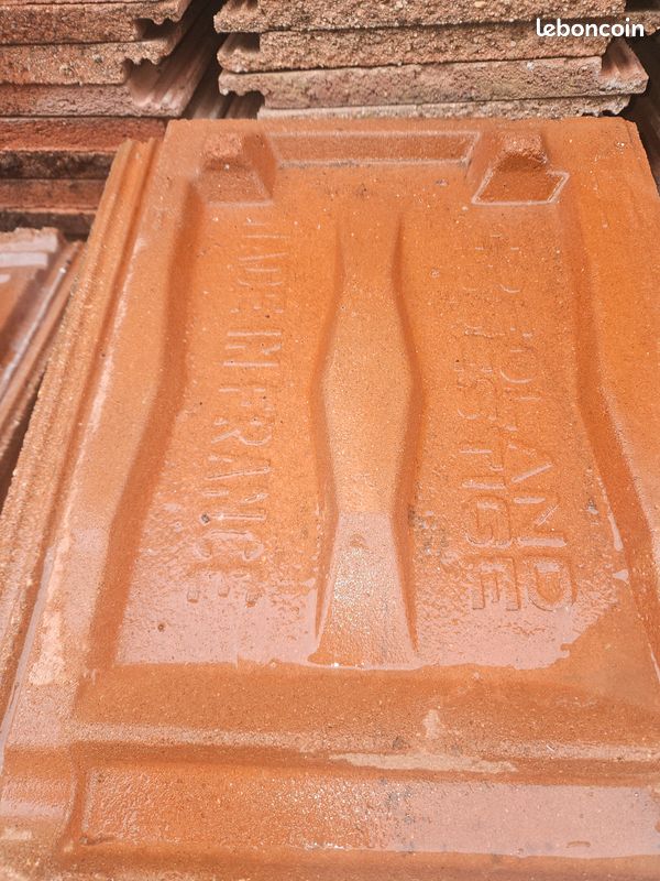 découvrez la tuile redland 18, une solution de toiture alliant esthétisme et performance. idéale pour protéger votre maison tout en apportant une touche moderne, elle se décline en plusieurs couleurs pour s'adapter à tous les styles architecturaux. optez pour la qualité et la durabilité avec redland 18 !